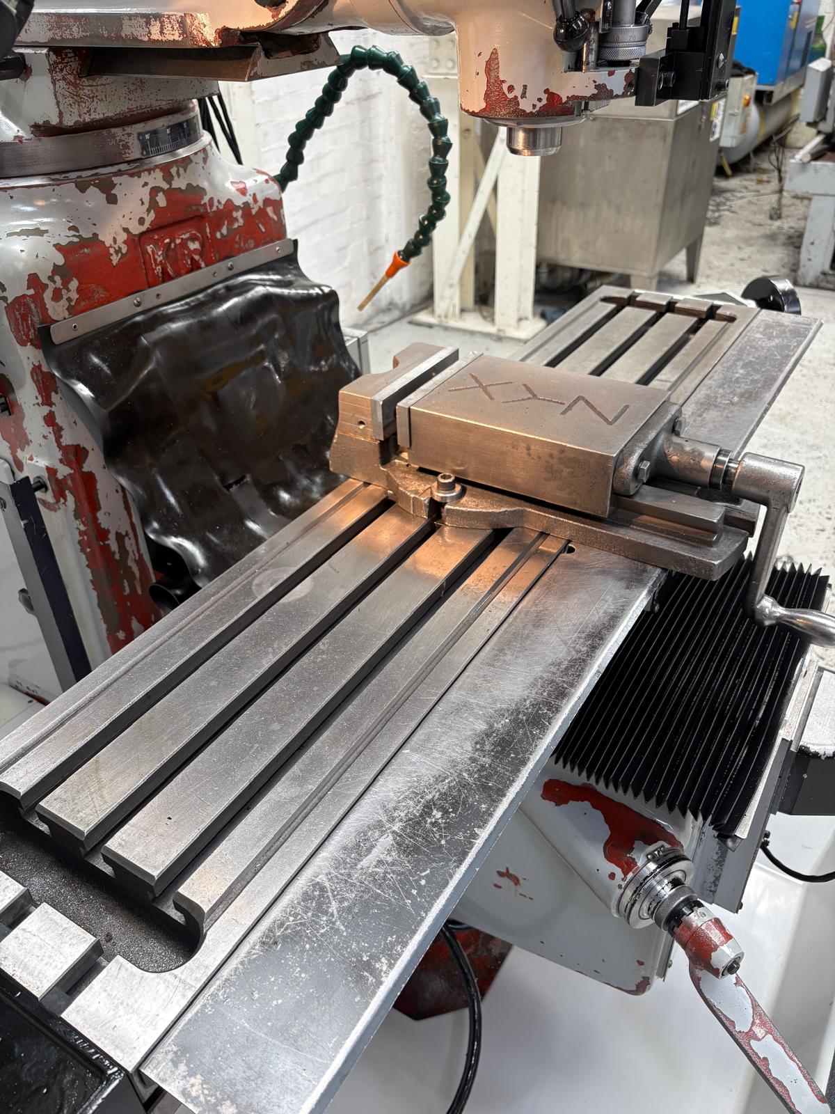 
                  
                    XYZ SMX 2000 CNC Turret Milling Machine
                  
                