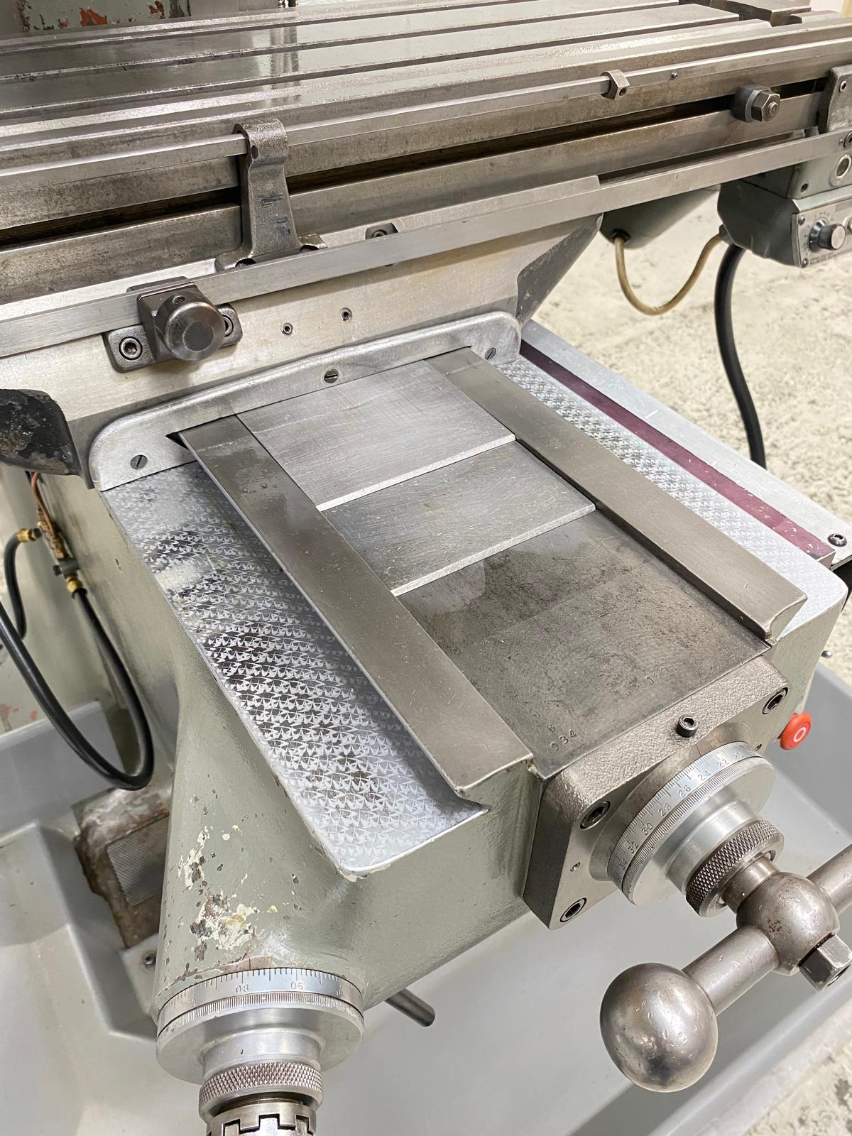 
                  
                    Bridgeport BR2J2 Turret Milling Machine Ex College As New Condition.
                  
                