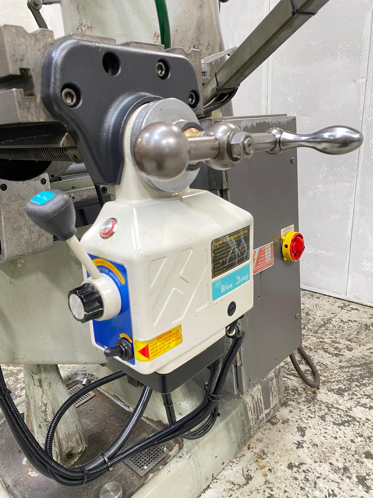 
                  
                    Bridgeport BR2J2 Turret Milling Machine
                  
                