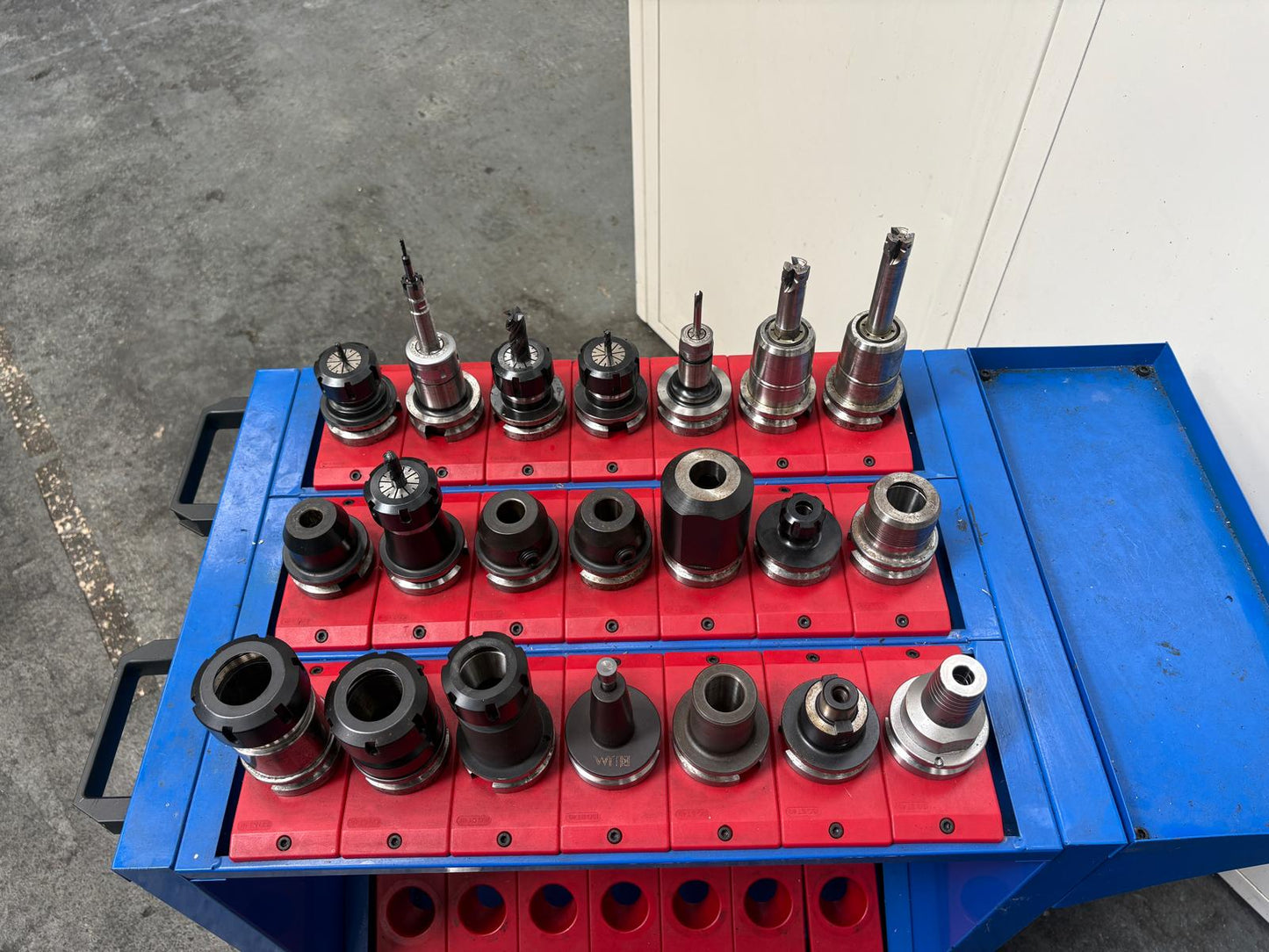
                  
                    122PCS 40INT Taper Tooling on Trolleys as Photographed
                  
                