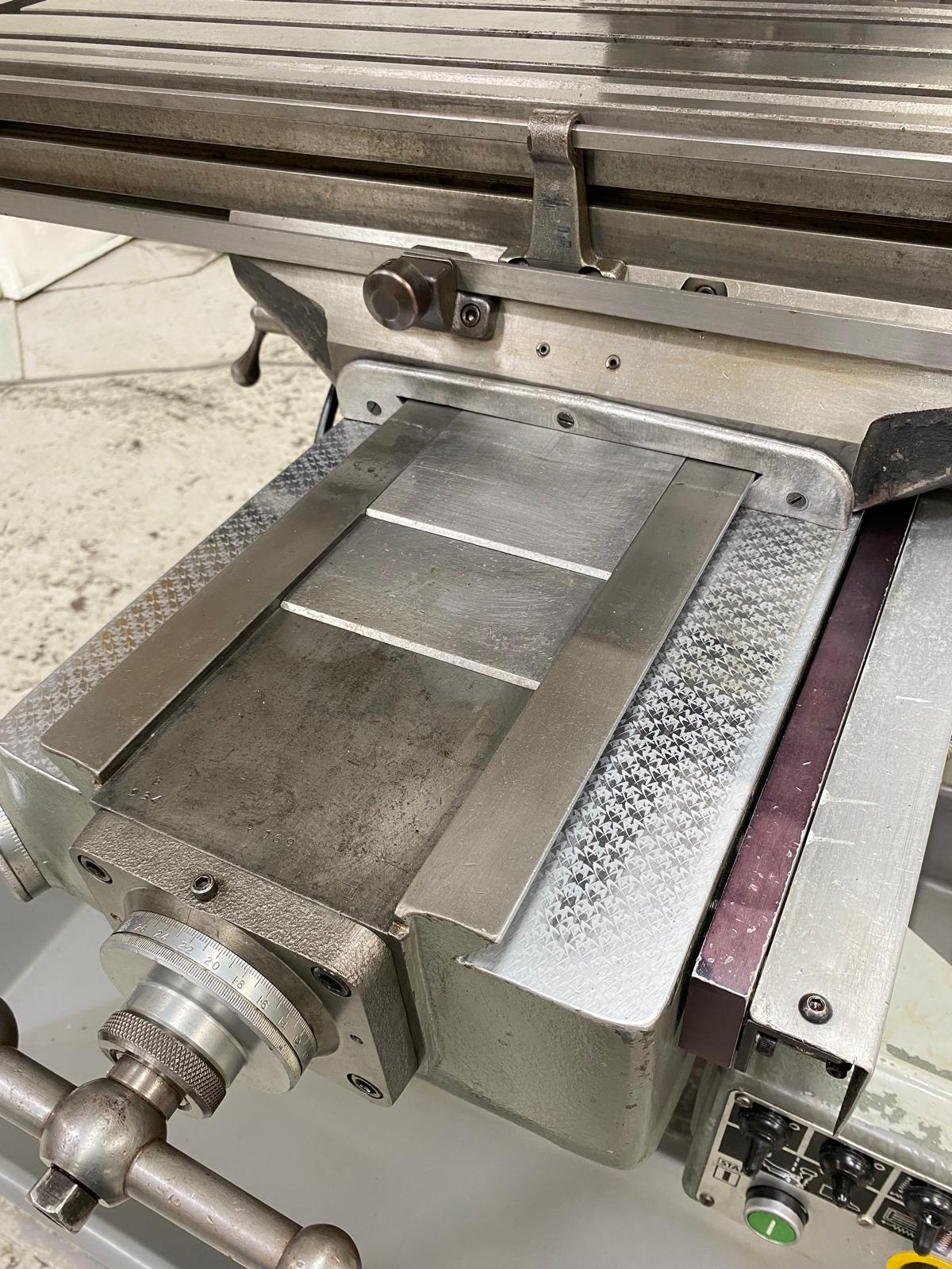 
                  
                    Bridgeport BR2J2 Turret Milling Machine Ex College As New Condition.
                  
                