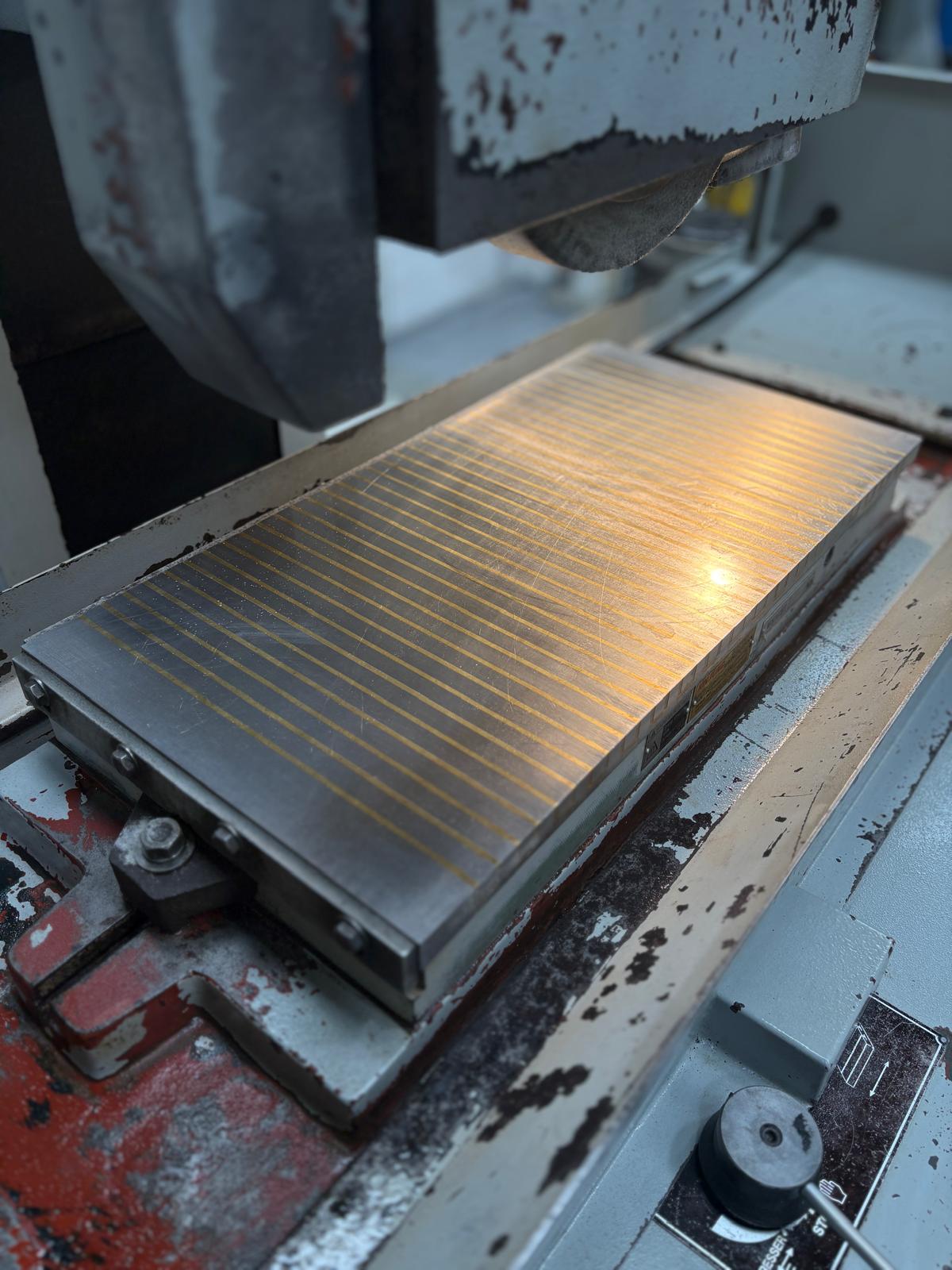 
                  
                    XYZ 1224 Surface Grinding Machine
                  
                
