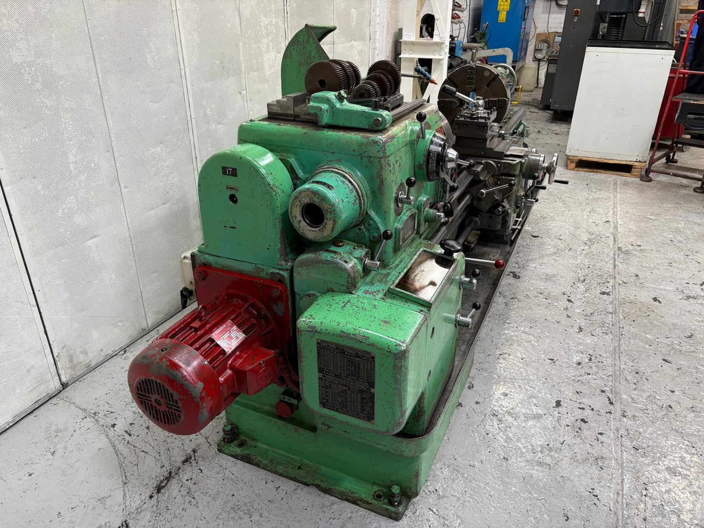 
                  
                    DSG Type 15 x 60 Straight Bed Tool Room Centre Lathe
                  
                