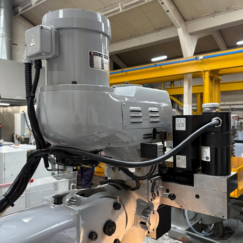 
                  
                    XYZ 2000 3 Axis CNC Turret Milling Machine
                  
                