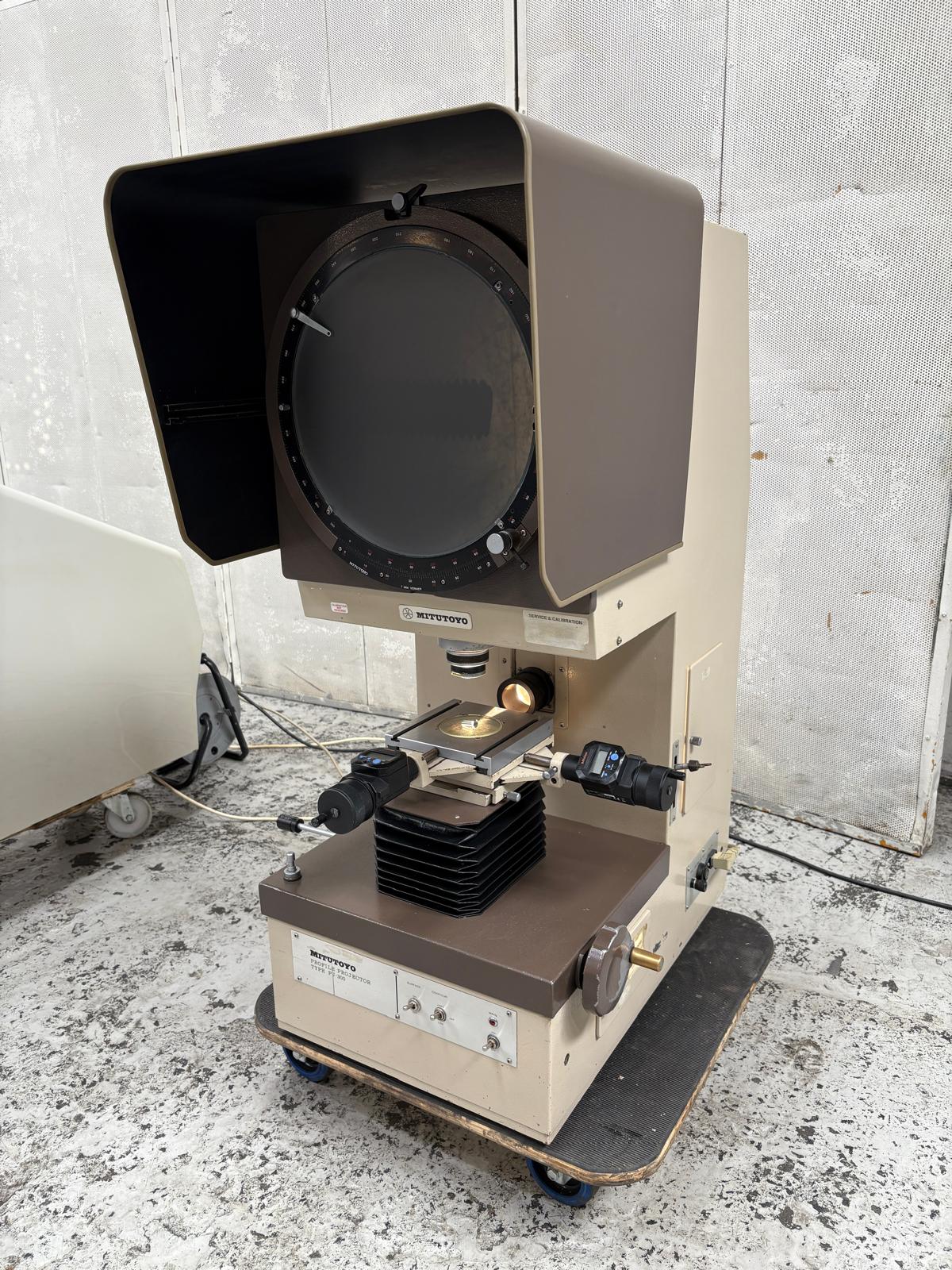 
                  
                    Mitutoyo PJ300H Profile Projector
                  
                