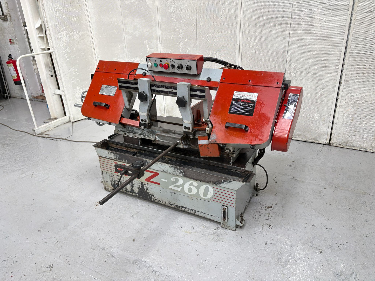 
                  
                    XYZ UE-250A Horizontal Bandsaw (2003)
                  
                