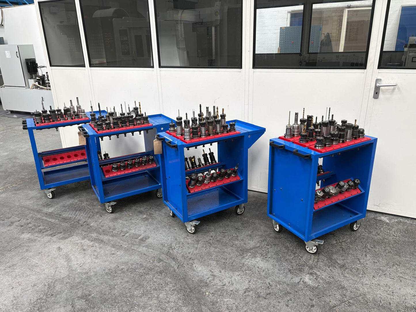 
                  
                    122PCS 40INT Taper Tooling on Trolleys as Photographed
                  
                