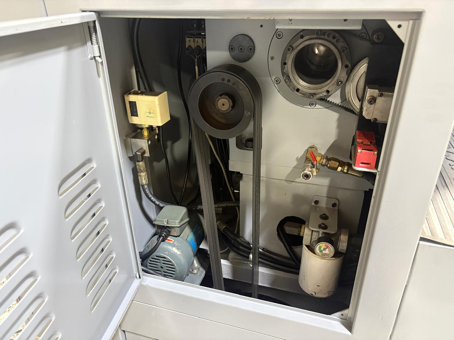 
                  
                    XYZ Proturn VL425 ProtoTRAK Control Gap Bed Centre Lathe
                  
                