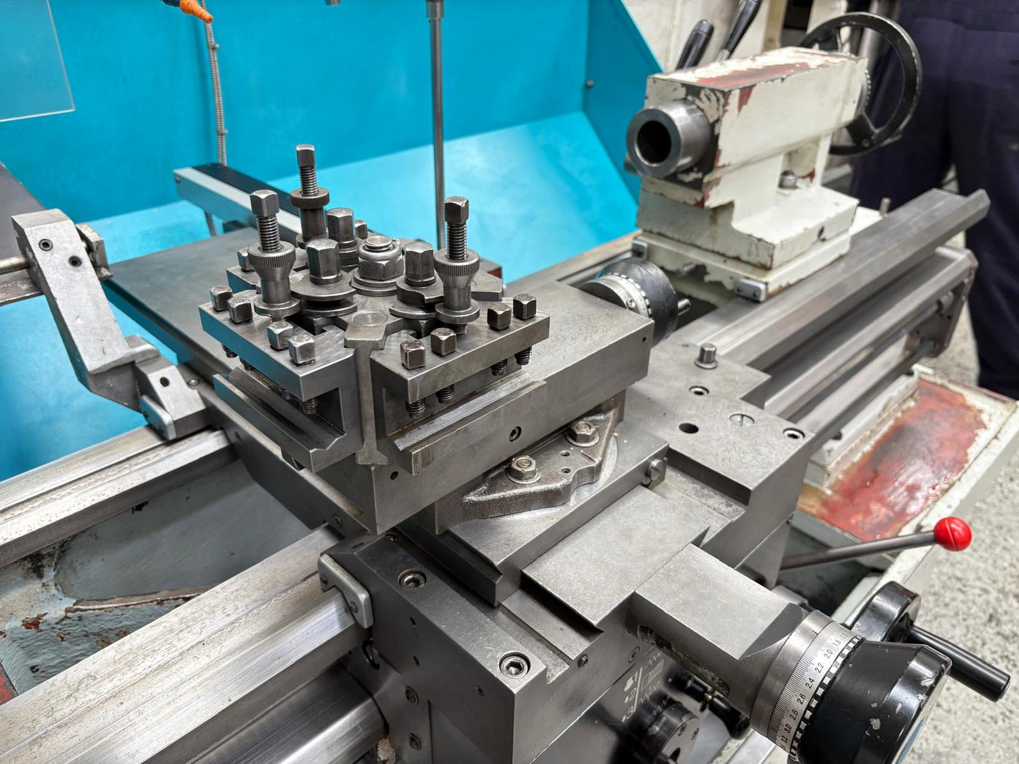 
                  
                    Colchester Triumph VS2500 Gap Bed Centre Lathe (2007)
                  
                