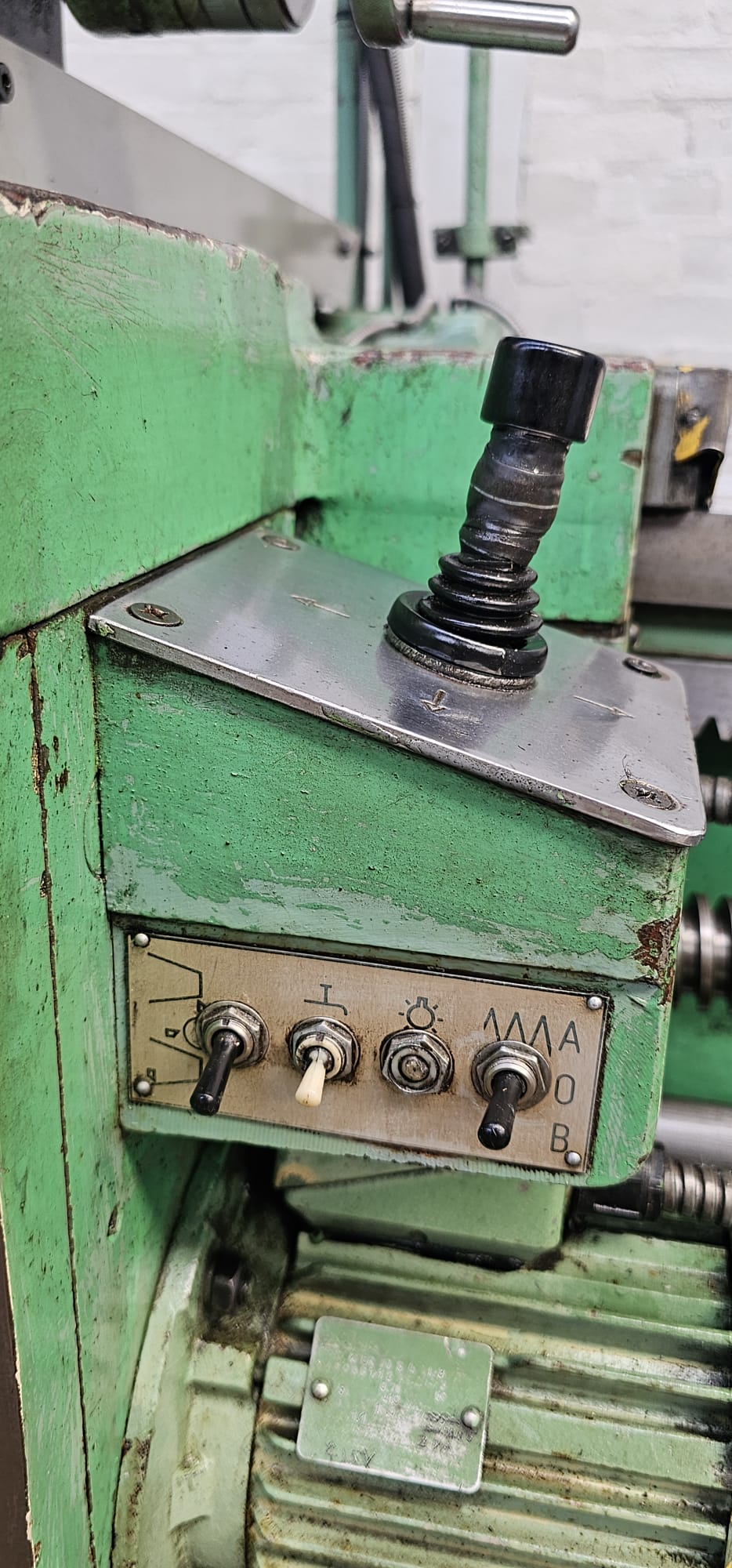 
                  
                    Mostana 1M63 x 3000mm Gap Bed Centre Lathe
                  
                