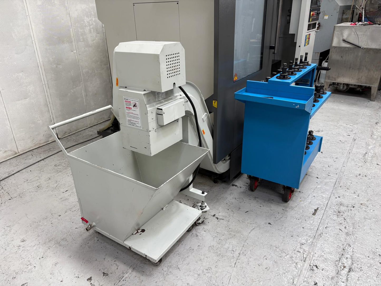 
                  
                    XYZ 1000LR VMC Siemens 828D Control
                  
                