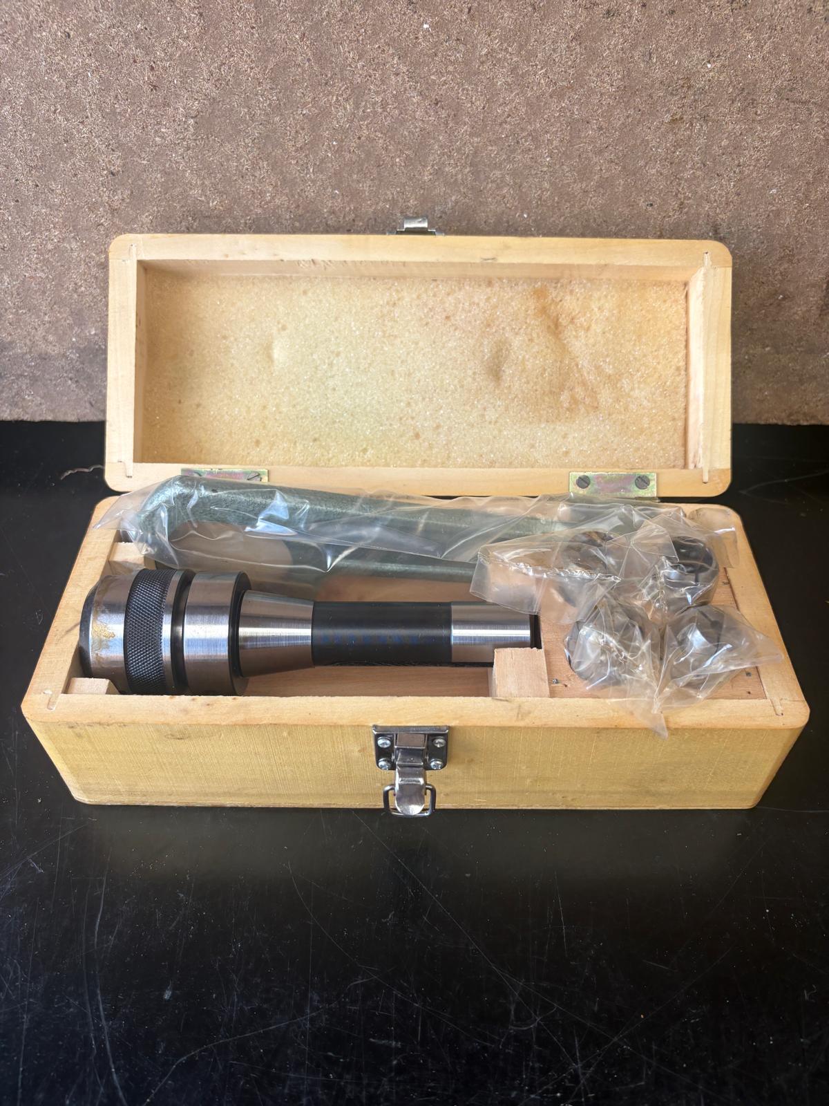
                  
                    R8 Collet Chuck & Collets
                  
                