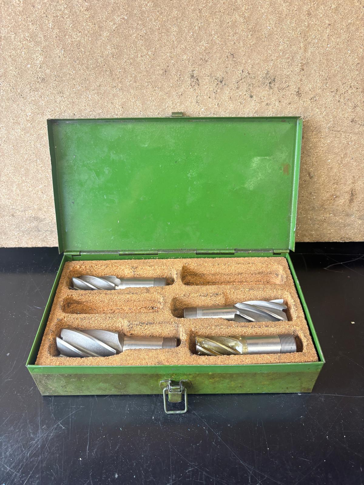 
                  
                    Large Spiral End Mills
                  
                