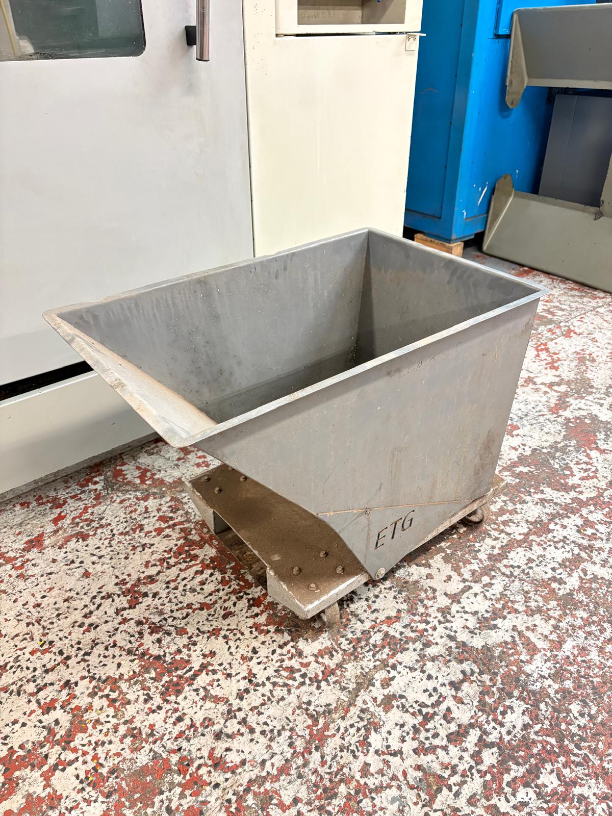 
                  
                    Tipping Skip
                  
                