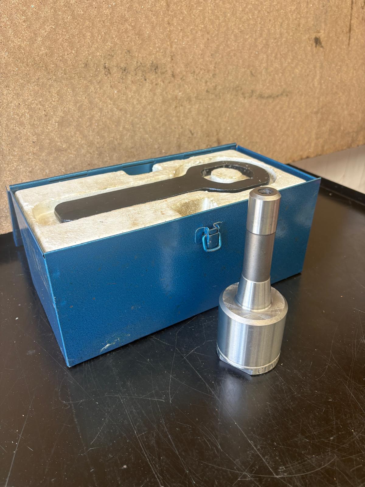 
                  
                    R8 Clarkson Autolock Collet Chuck
                  
                