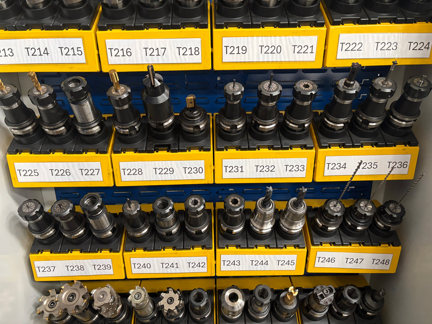 
                  
                    84 Pcs of 40INT Taper Tooling
                  
                