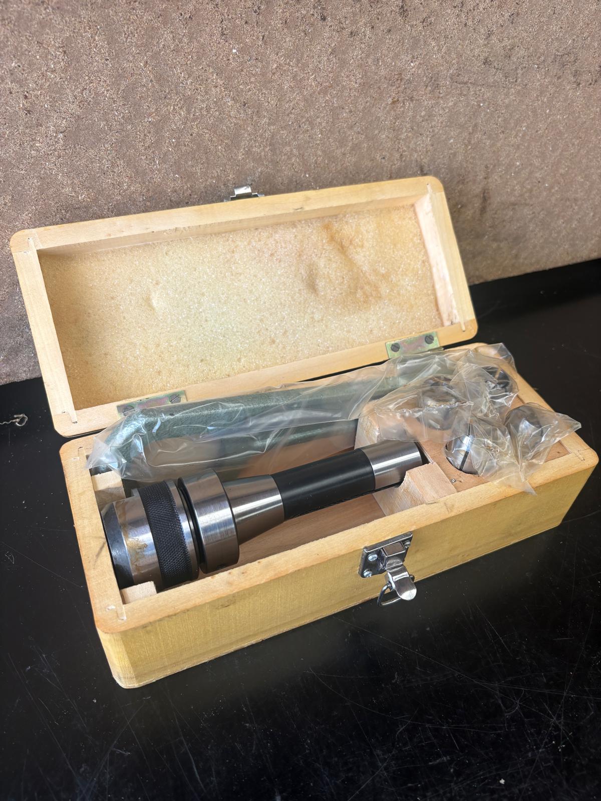 
                  
                    R8 Collet Chuck & Collets
                  
                