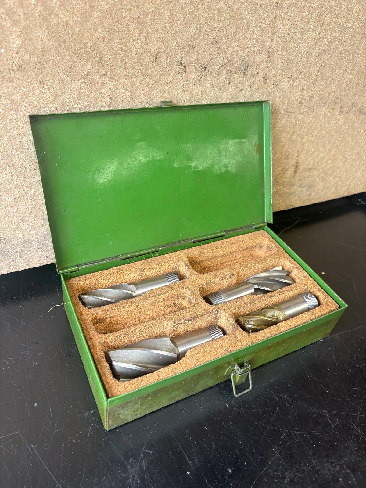 
                  
                    Large Spiral End Mills
                  
                
