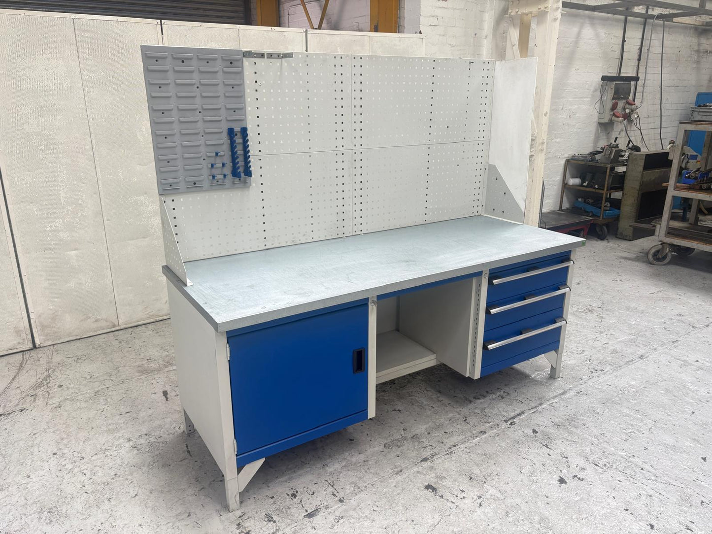 
                  
                    Bott Cubio Heavy Duty Work Station
                  
                