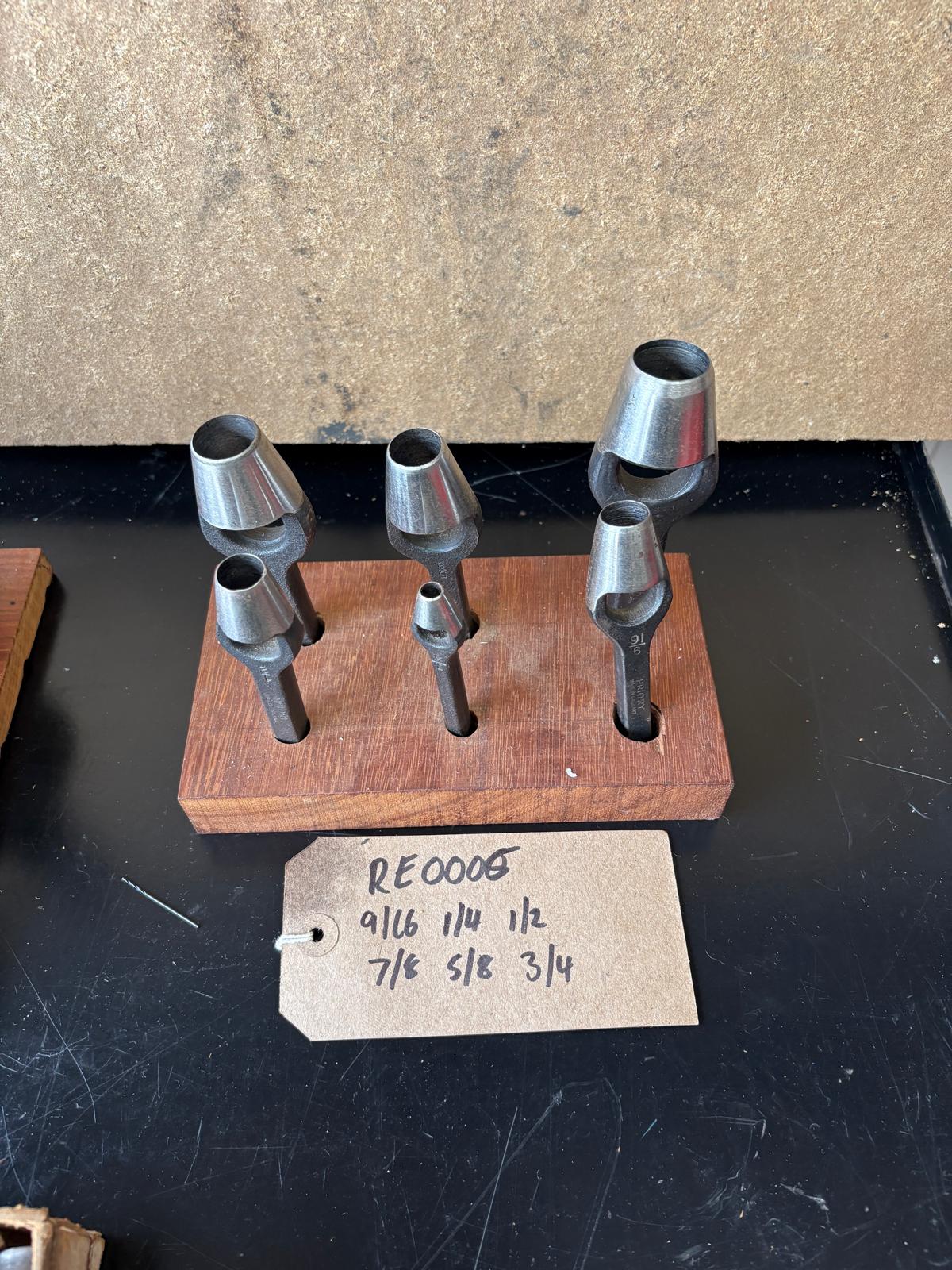 
                  
                    SET OF CLASSIC VINTAGE PRIORY LEATHER HOLE PUNCHES &nbsp;
                  
                