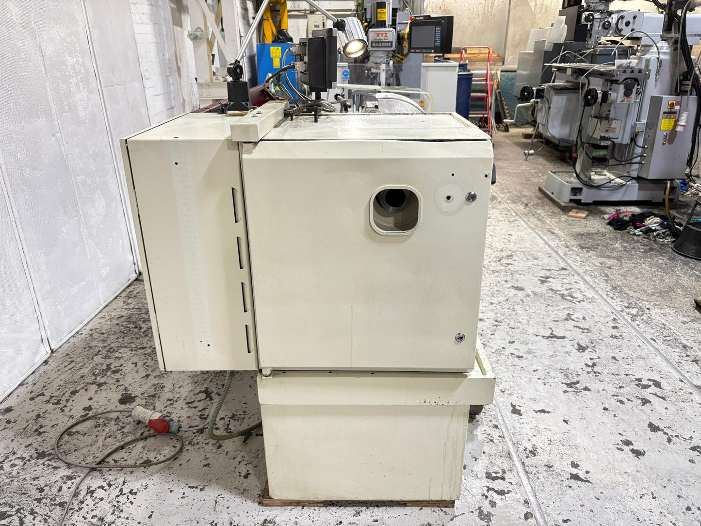 
                  
                    Harrison V390 Gap Bed Centre Lathe (2011)
                  
                