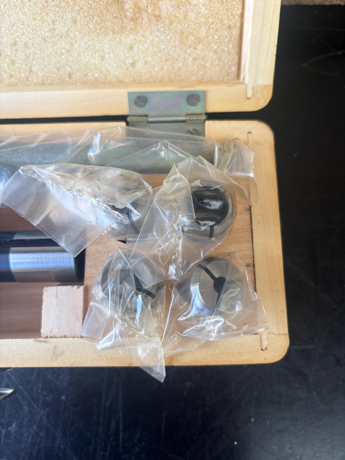 
                  
                    R8 Collet Chuck & Collets
                  
                