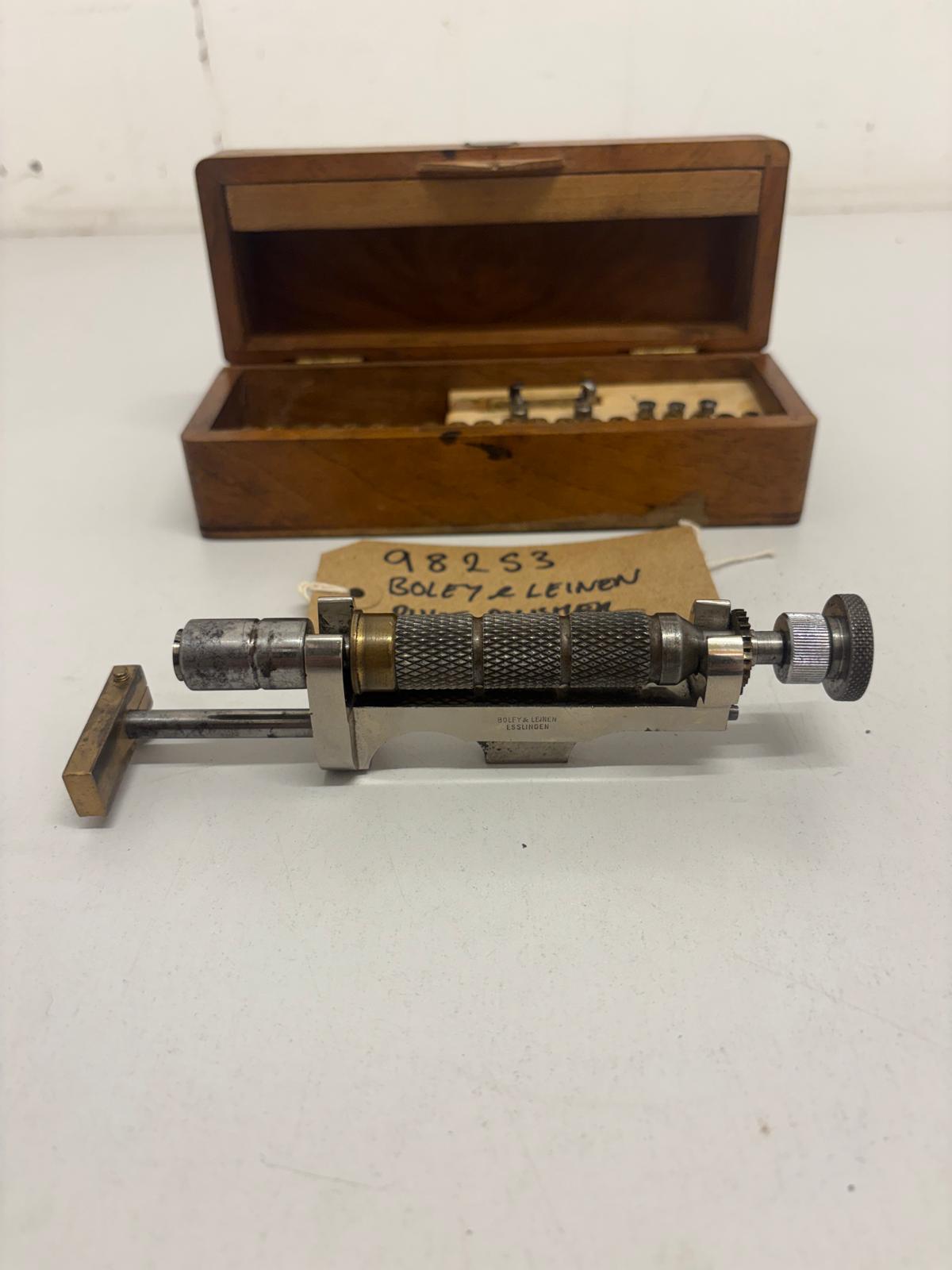
                  
                    BOLEY &amp; LEINEN PIVOT POLISHER WITH COLLET SET £425.00 + VAT
                  
                