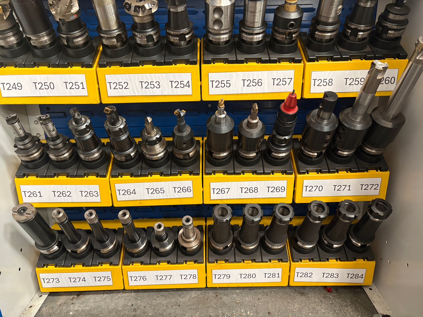 
                  
                    84 Pcs of 40INT Taper Tooling
                  
                