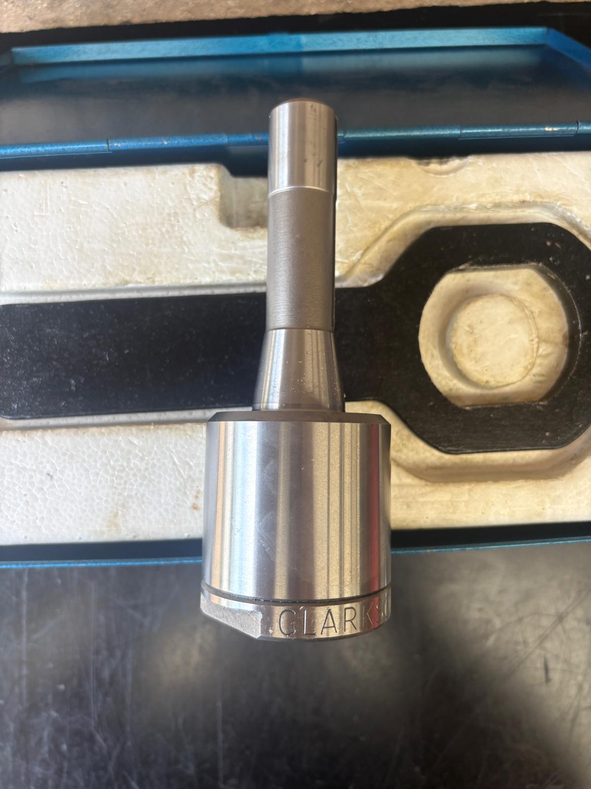 
                  
                    R8 Clarkson Autolock Collet Chuck
                  
                