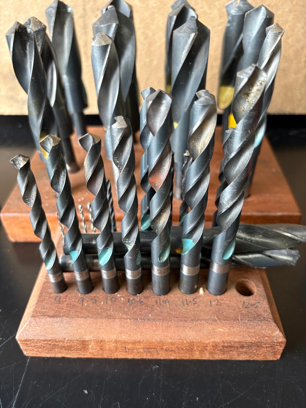 
                  
                    SET OF 93PCS METAL WORKING DRILL BITS
                  
                