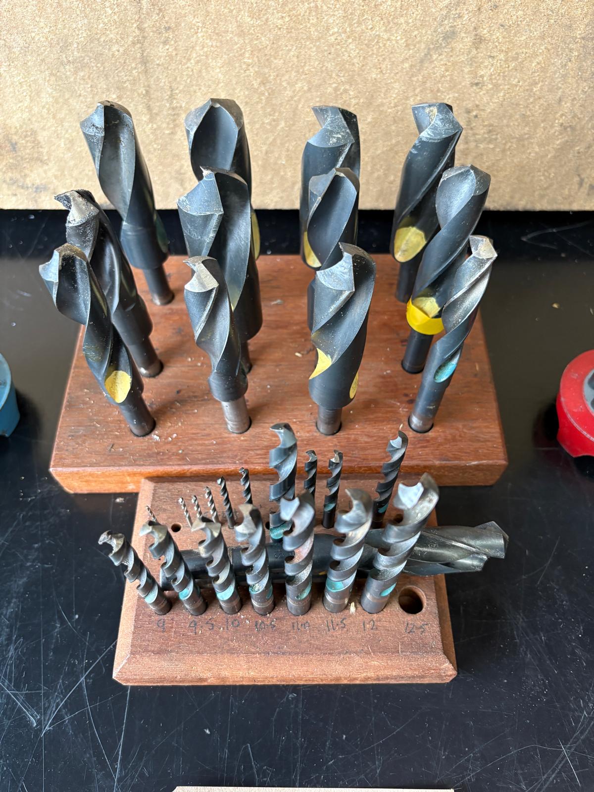
                  
                    SET OF 93PCS METAL WORKING DRILL BITS
                  
                