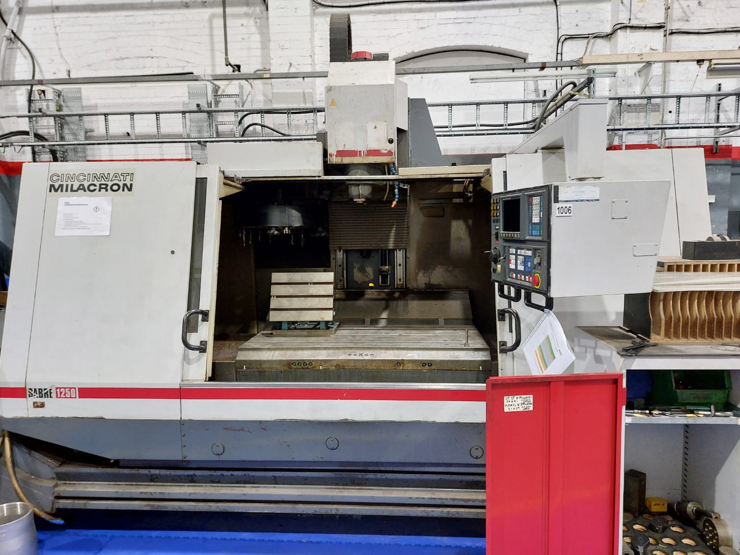 
                  
                    Cincinnati Sabre 1250 VMC
                  
                