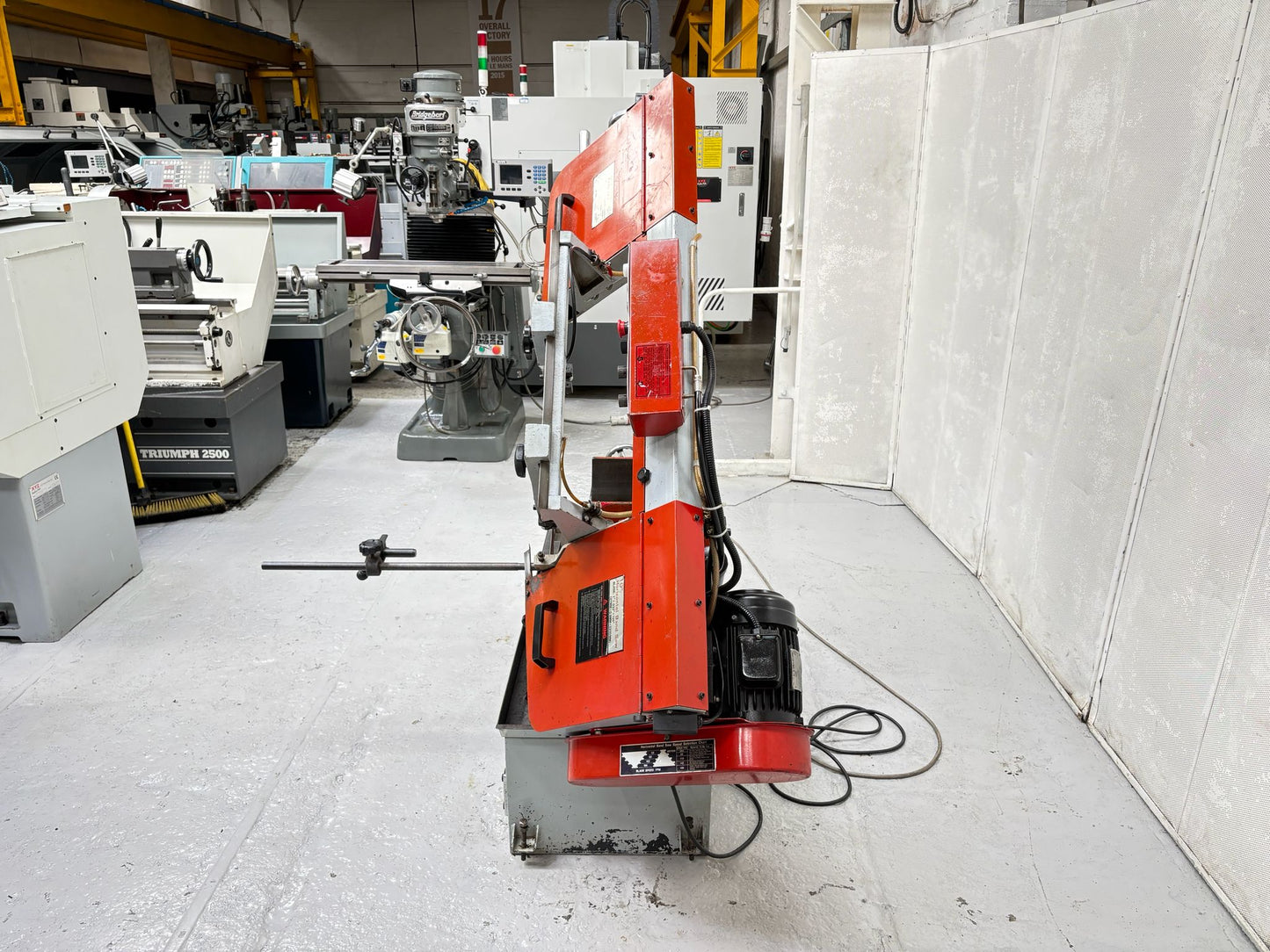 
                  
                    XYZ UE-250A Horizontal Bandsaw (2003)
                  
                