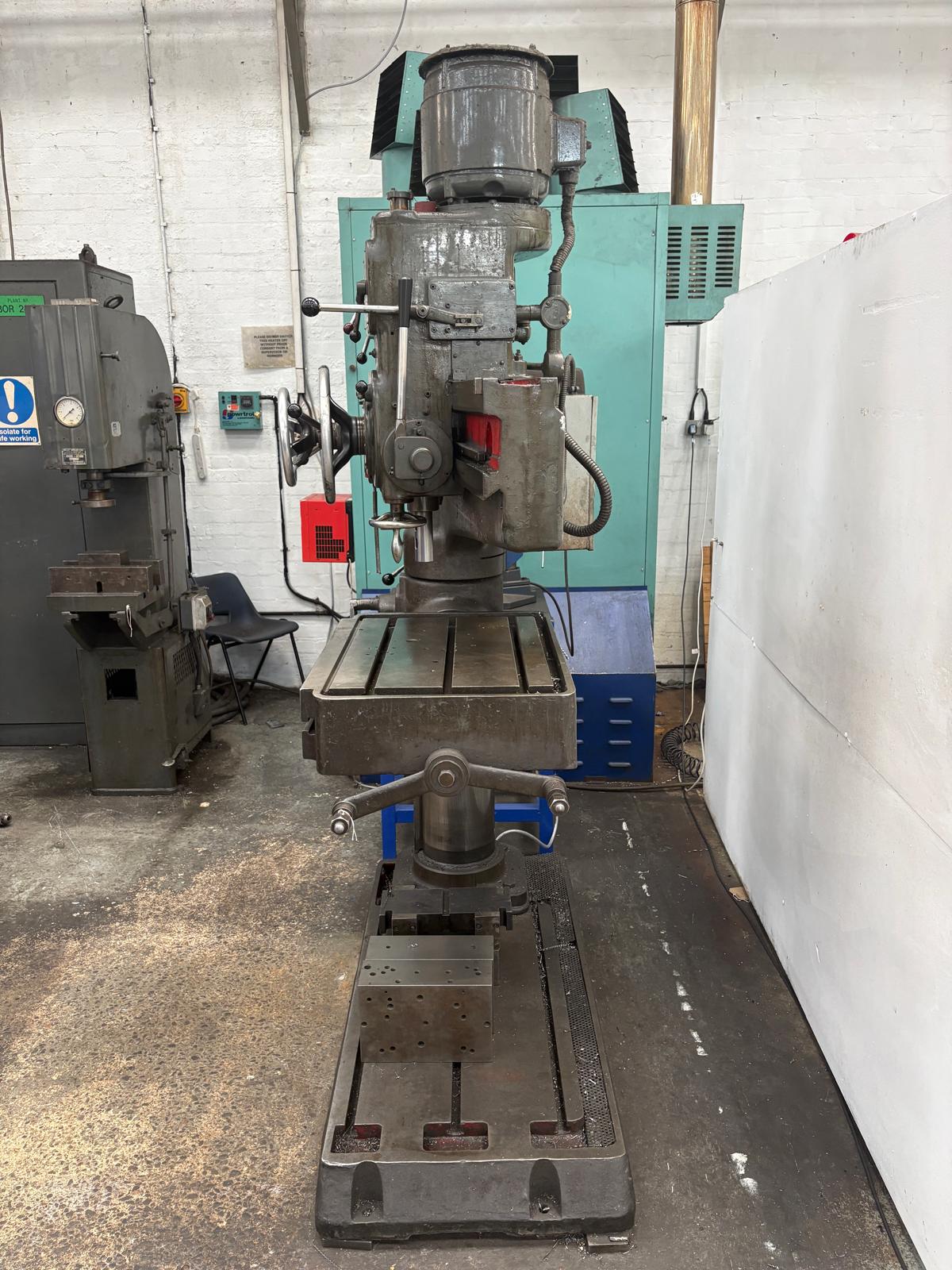 
                  
                    Richmond SR2 Radial Arm Drilling Machine
                  
                