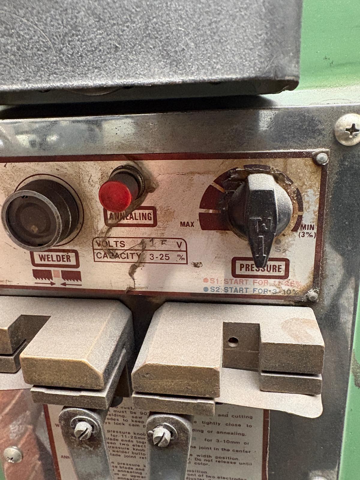 
                  
                    Addison Jubilee VBS 500 Bandsaw
                  
                