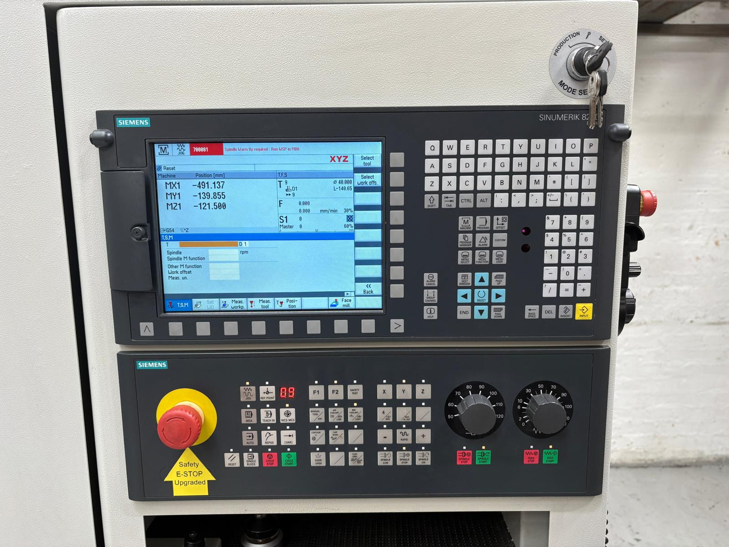 
                  
                    XYZ 1000LR VMC Siemens 828D Control
                  
                