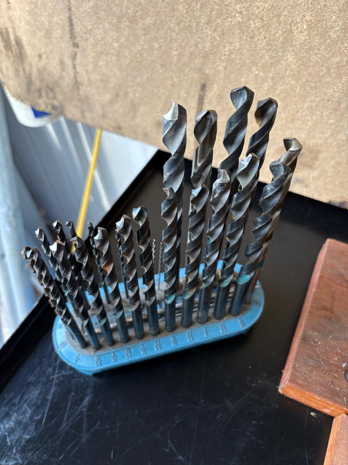 
                  
                    SET OF 93PCS METAL WORKING DRILL BITS
                  
                