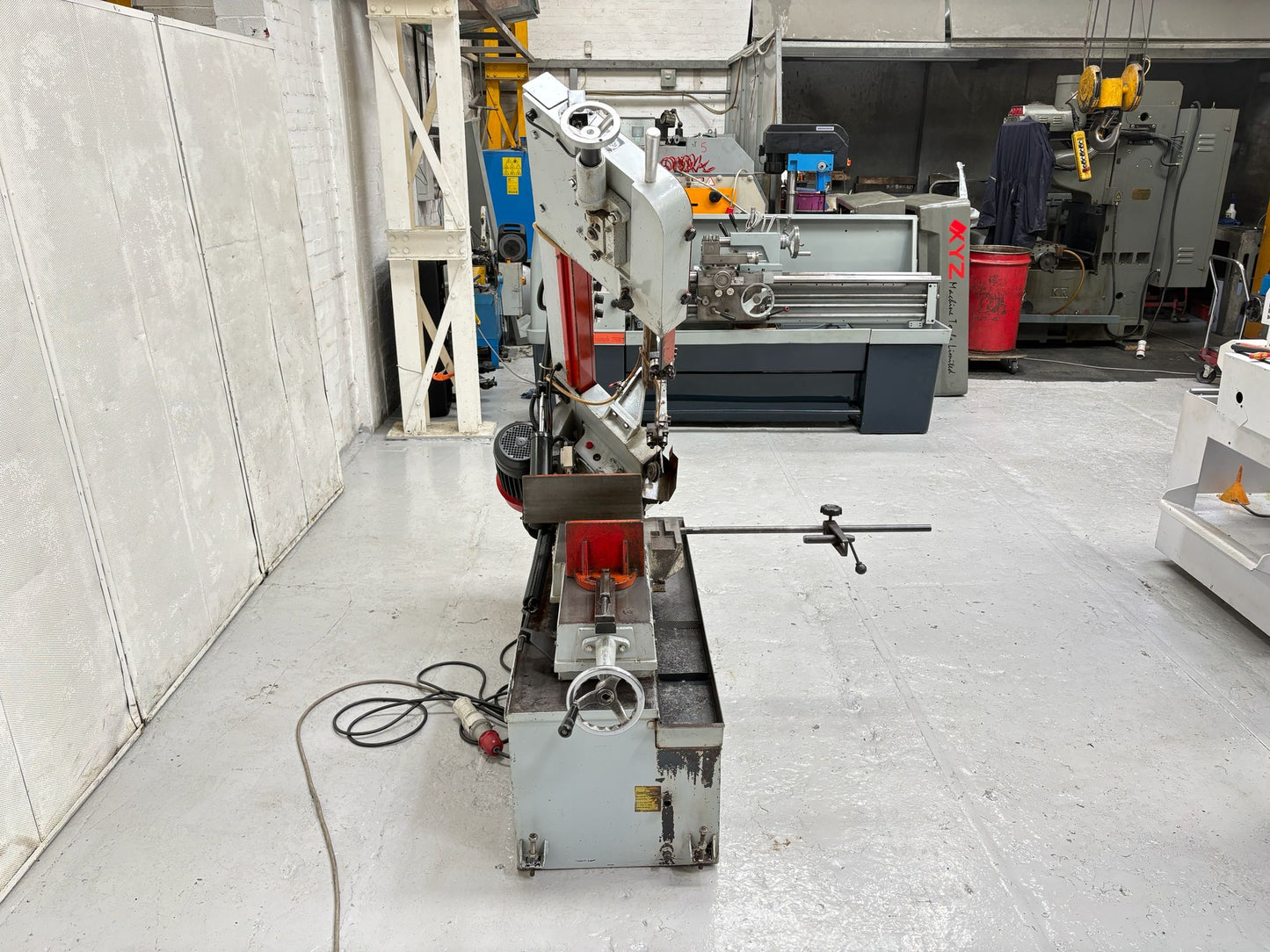 
                  
                    XYZ UE-250A Horizontal Bandsaw (2003)
                  
                