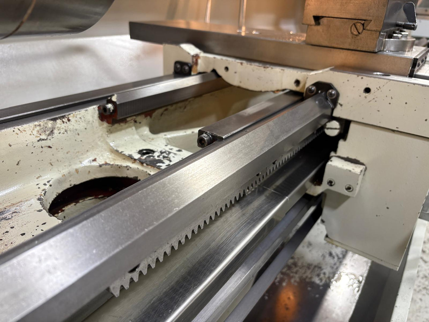 
                  
                    XYZ 1550VS Gap Bed Centre Lathe
                  
                