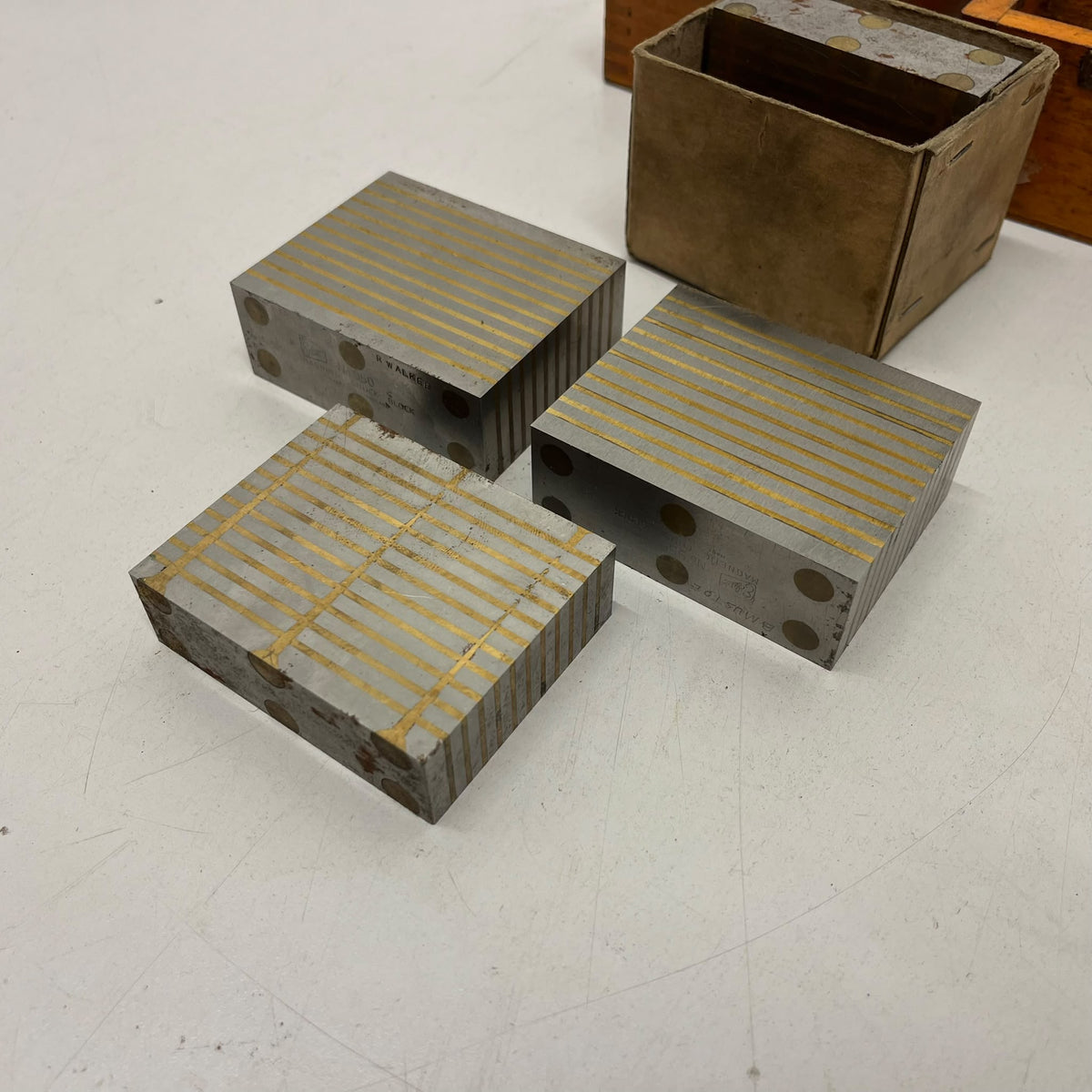 
                  
                    Eclipse Mag Blocks
                  
                