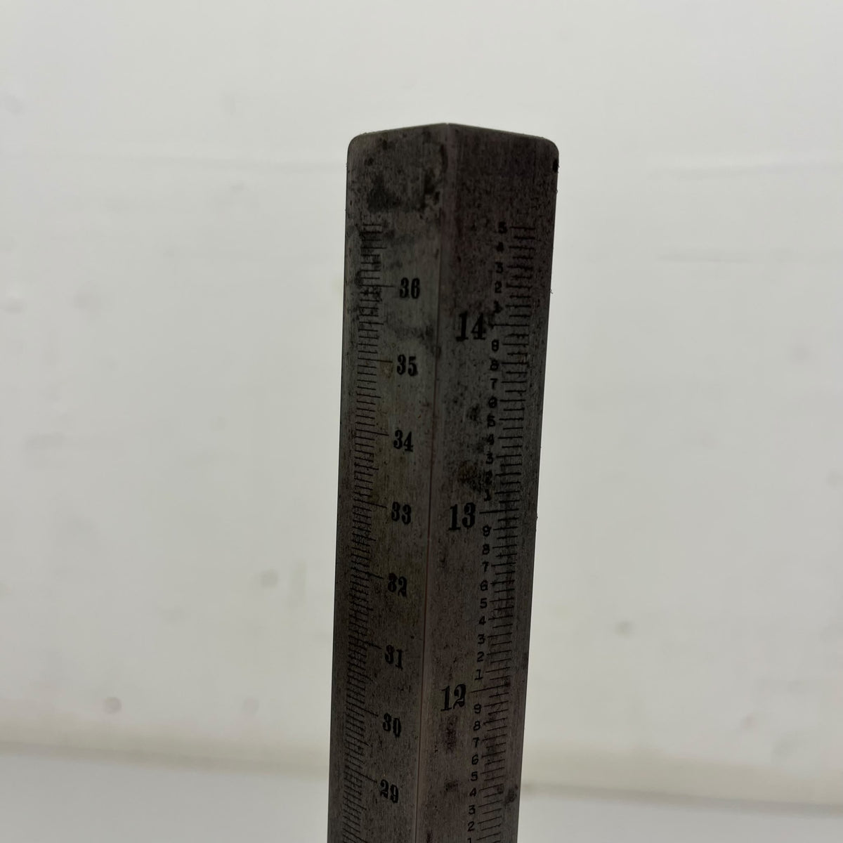 
                  
                    Height Gauge (370MM-14.5 in)
                  
                