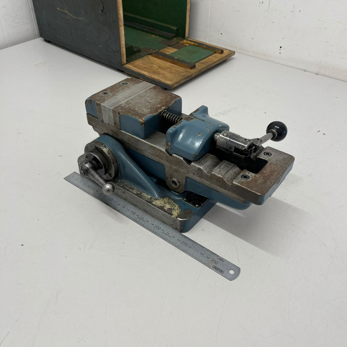 
                  
                    Jones & Shipman Tilting Vice
                  
                