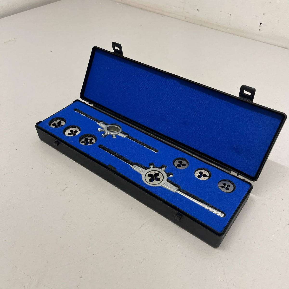
                  
                    Metric Tap Set M3-M12
                  
                