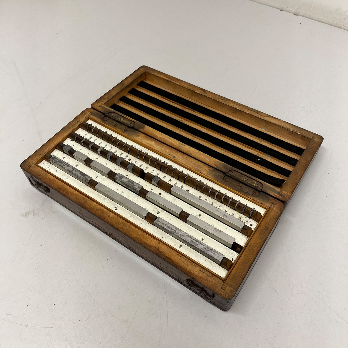 
                  
                    Hommel Metric Slip Gauge Set
                  
                