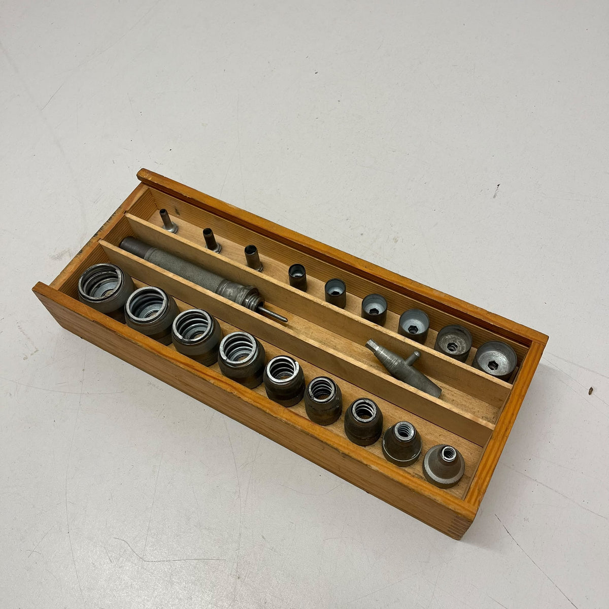 
                  
                    Gasket Ring Punch Set
                  
                