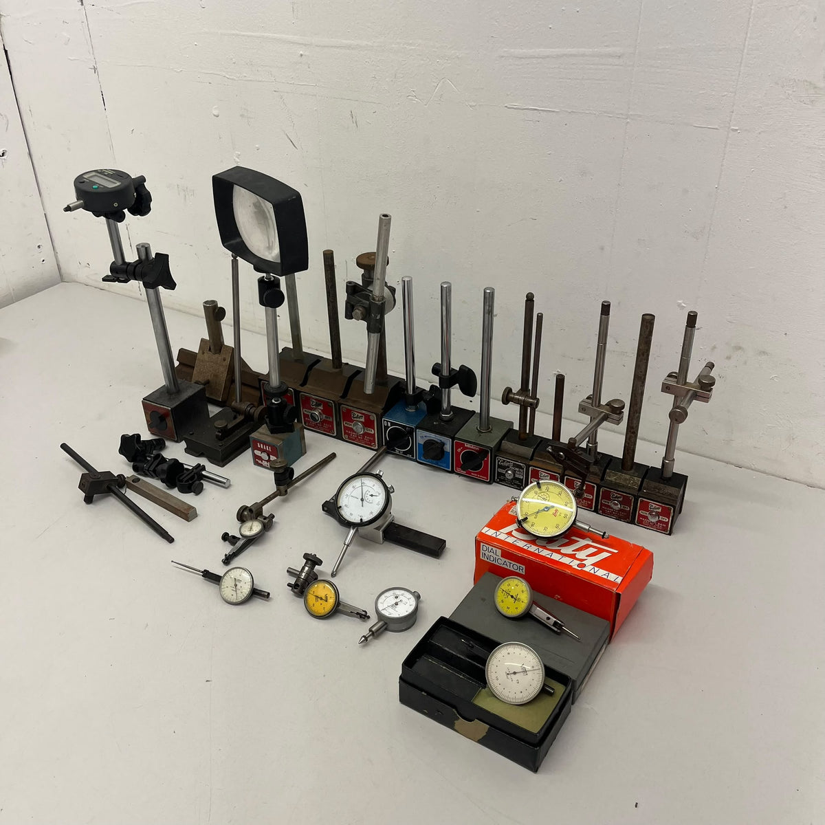 
                  
                    JOB LOT Dial Indicators Magnetic Bases & Stands
                  
                