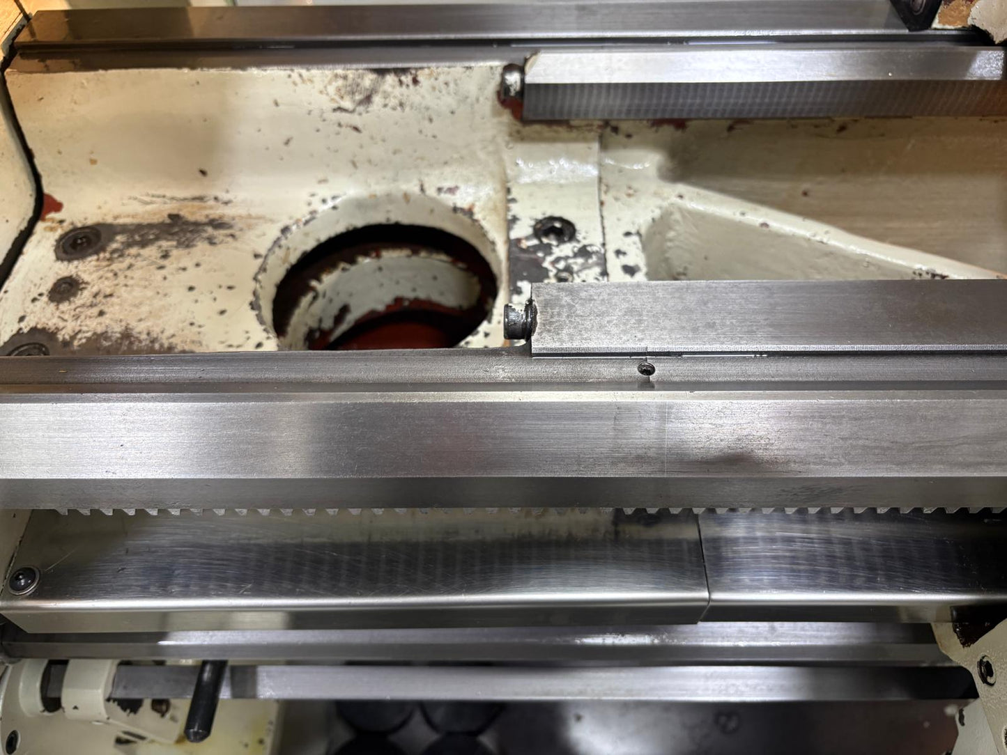 
                  
                    XYZ 1550VS Gap Bed Centre Lathe
                  
                