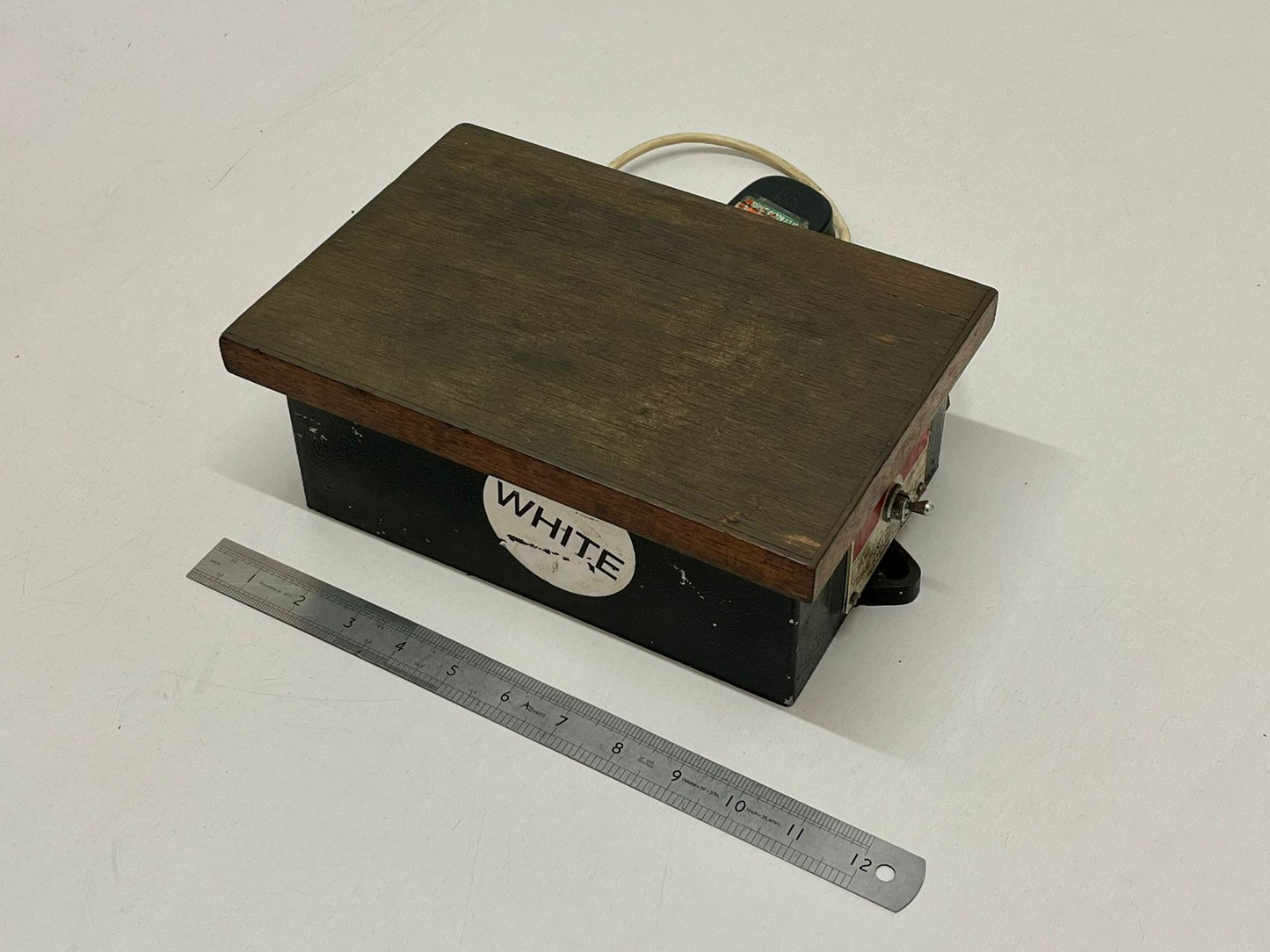 
                  
                    Eclipse Demagnetiser – Bench Tool for Precision Work
                  
                