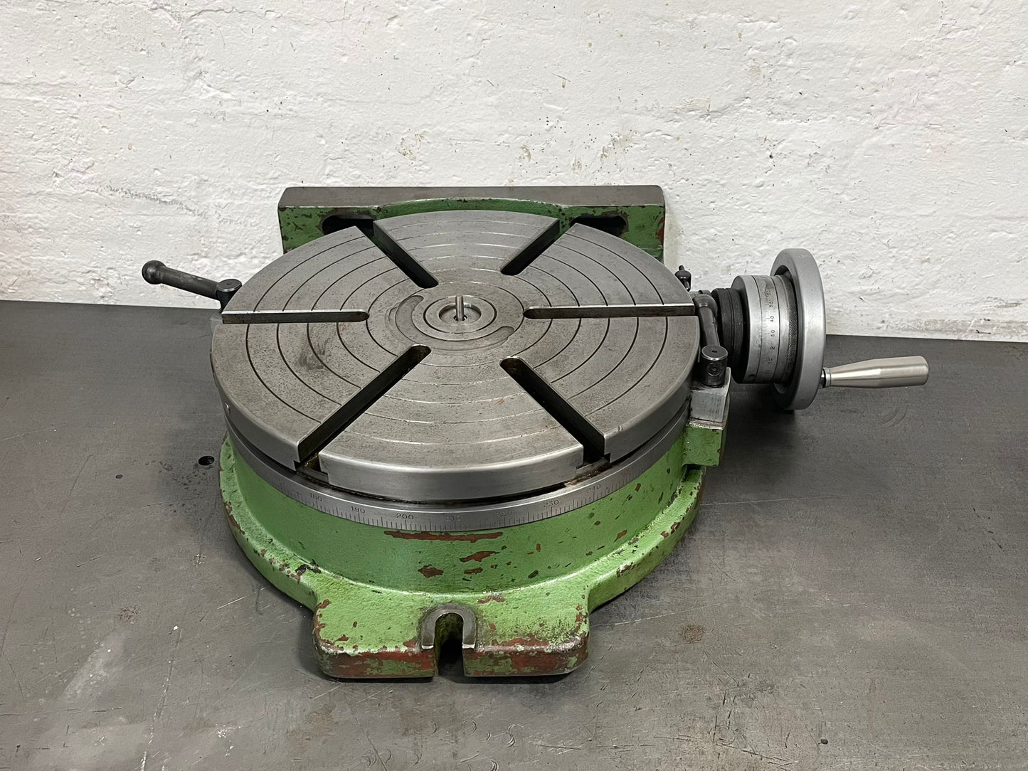 
                  
                    350mm Ø Rotary Table in Excellent Condition
                  
                