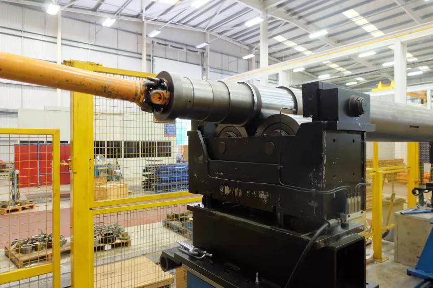 
                  
                    IRD Model B750 End Drive Balancing Machine
                  
                